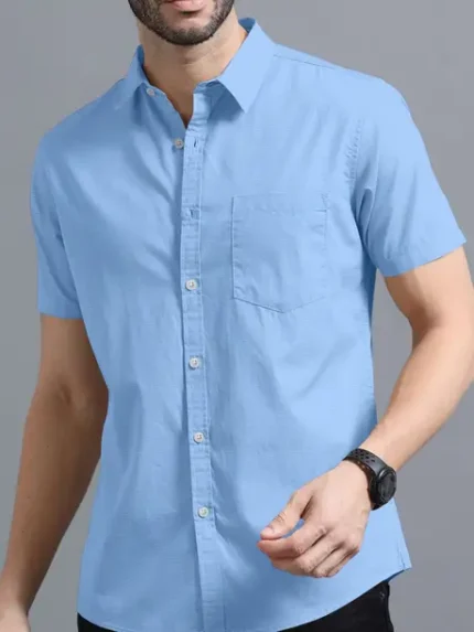 Men Regular Fit Solid Spread Collar Casual Shirt